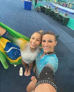 Jade Barbosa feet photo 14