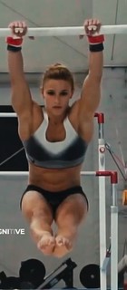 Jade Barbosa feet photo 2