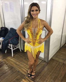 Jade Barbosa feet photo 5