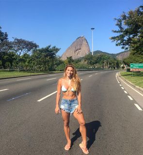 Jade Barbosa feet photo 4