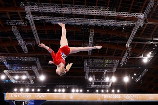 Jade Carey feet photo thumbnail