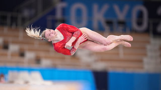 Jade Carey feet photo thumbnail