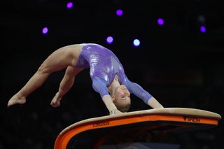 Jade Carey feet photo thumbnail