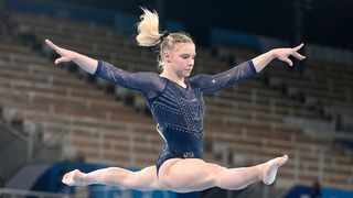 Jade Carey feet photo thumbnail