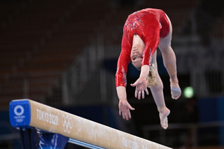 Jade Carey feet photo thumbnail