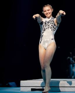 Jade Carey feet photo thumbnail