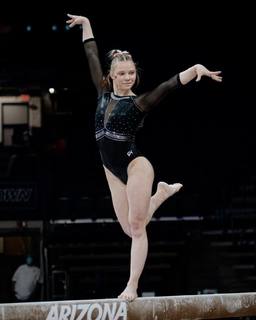 Jade Carey feet photo thumbnail