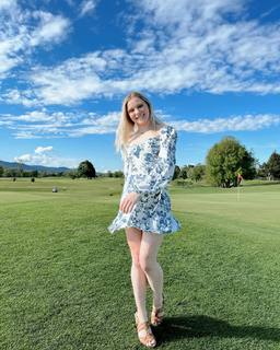 Jade Carey feet photo thumbnail