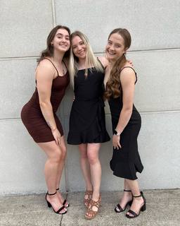 Jade Carey feet photo thumbnail