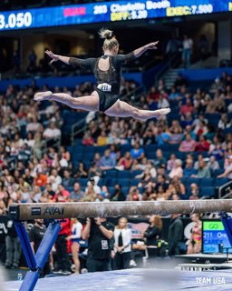 Jade Carey feet photo thumbnail