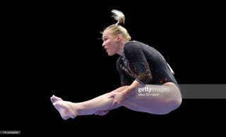 Jade Carey feet photo thumbnail