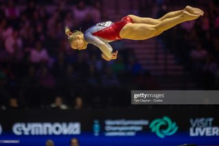 Jade Carey feet photo thumbnail