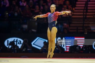 Jade Carey feet photo thumbnail