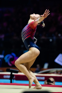 Jade Carey feet photo thumbnail