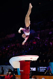 Jade Carey feet photo thumbnail