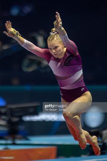 Jade Carey feet photo thumbnail