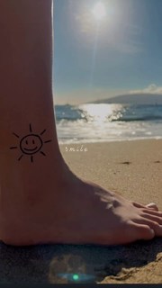 Jade Carey feet photo thumbnail