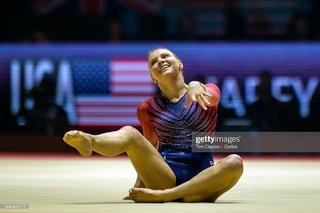 Jade Carey feet photo thumbnail