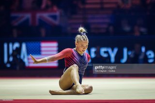 Jade Carey feet photo thumbnail