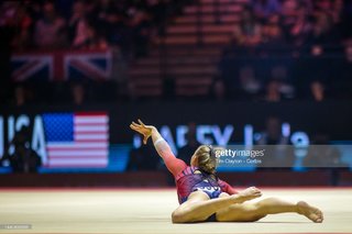 Jade Carey feet photo thumbnail