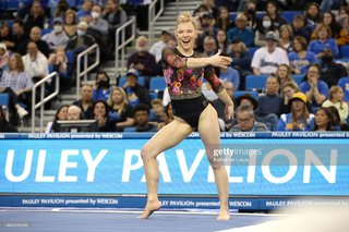 Jade Carey feet photo thumbnail