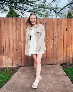 Jade Carey feet photo thumbnail