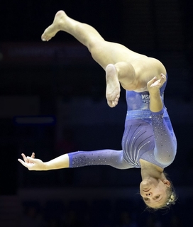 Jade Carey feet photo thumbnail