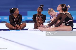 Jade Carey feet photo thumbnail