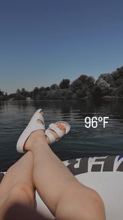 Jade Carey feet photo thumbnail