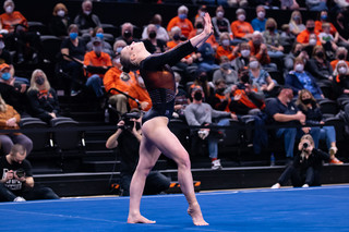 Jade Carey feet photo thumbnail