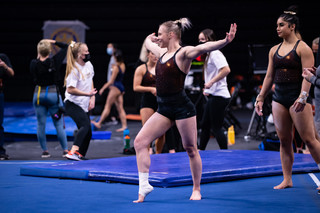 Jade Carey feet photo thumbnail