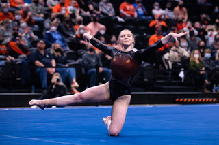 Jade Carey feet photo thumbnail