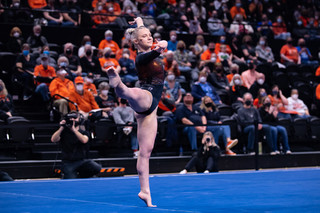 Jade Carey feet photo thumbnail