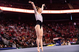 Jade Carey feet photo thumbnail