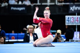 Jade Carey feet photo thumbnail