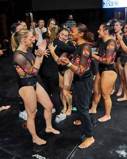 Jade Carey feet photo thumbnail