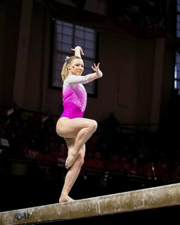 Jade Carey feet photo thumbnail