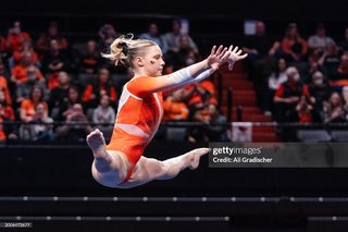 Jade Carey feet photo thumbnail