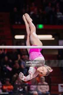 Jade Carey feet photo thumbnail