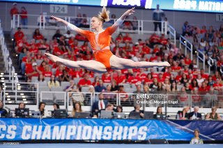 Jade Carey feet photo thumbnail