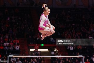 Jade Carey feet photo thumbnail