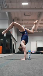 Jade Carey feet photo thumbnail