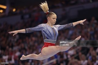 Jade Carey feet photo thumbnail