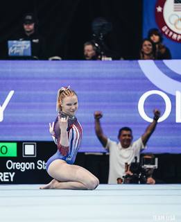 Jade Carey feet photo thumbnail