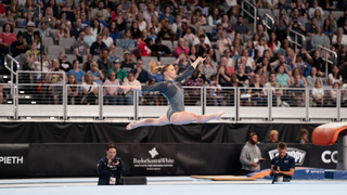 Jade Carey feet photo thumbnail