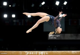 Jade Carey feet photo thumbnail