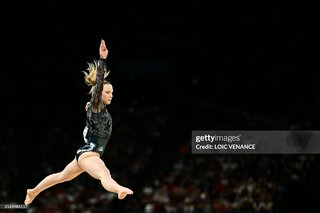 Jade Carey feet photo thumbnail