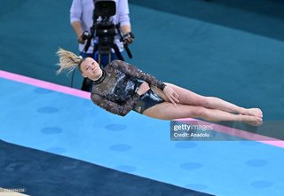 Jade Carey feet photo thumbnail