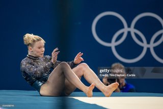 Jade Carey feet photo thumbnail