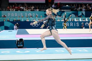 Jade Carey feet photo thumbnail